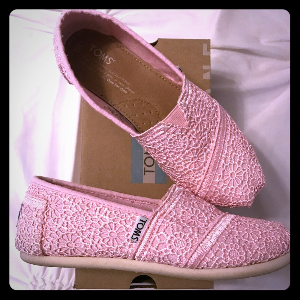 Pink Crochet Toms
